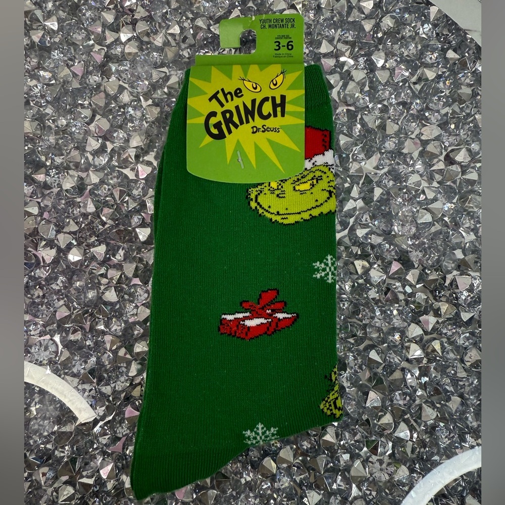 Dr. Seuss socks brand new gifts present The Grinch Green Socks with Red Accents